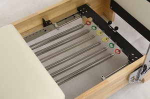 อุปกรณ์ออกกำลังกายพิลาทิสแบบเรฟอร์มเมอร์ ทำจากไม้โอ๊ค สำหรับฝึกสมดุลแกนกลางลำตัว พร้อมโลโก้สั่งทำพิเศษ - Product Image 3