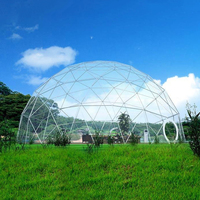 Dôme géodésique moderne de luxe facile à installer pour une vie en plein air, utilisation en station balnéaire, imperméable quatre saisons, plus de 3000 couleurs personnalisables, logo personnalisable