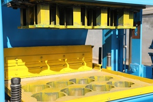 ペーバーブリックメーカー機械QT4-25自動セメントコンクリートインターロック中空ブロックレンガ製造機 - Product Image 3