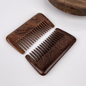 Pettine in Legno di Sandalo Naturale con Logo Personalizzato, Mini Pettine Tascabile Antistatico per Massaggio del Cuoio Capelluto, Cura e Styling dei Capelli per Donne e Uomini - Product Image 3