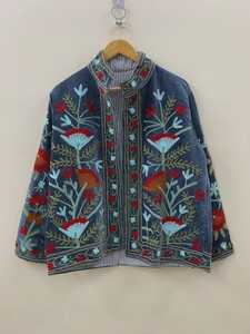 Chaqueta de terciopelo tejida a mano para mujer, estilo tradicional Suzani con bordado floral, inspiración vintage, moda boutique. - Product Image 6