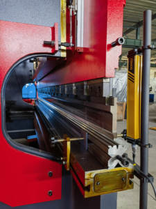 Mesin rem Tekan logam, mesin rem tekan 8 + 1 poros untuk bengkok Stainless Steel 220T lembar - Product Image 3