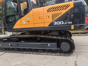 Excavadora de cadenas Hyundai 300LC-9S original de Corea, usada, modelo 2020, motor Cummins, PLC Core, pocas horas de uso, para paisajismo y agricultura - Product Image 3
