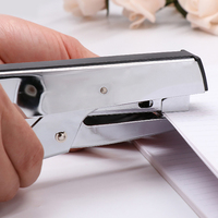 Agrafeuse Offre Spéciale fournitures de bureau papier attache pince agrafeuse bureau poignée économie de main-d 'œuvre agrafeuse sans danger pour le bureau