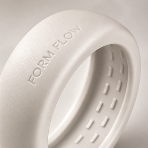Coque de protection en silicone personnalisée avec logo OEM pour Oura Ring 5/4, Galaxy Ring, RingConn, Ultrahuman Starlight, Ivory, Debossed Brand - Product Image 2