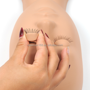 DAMMAN Wimpern-Übungskopf mit Abnehmbarem Auge/Tränenlid aus Silikon für Anfänger Wimpernverlängerungs-Trainingsgerät im Chaotischen Stil - Product Image 2