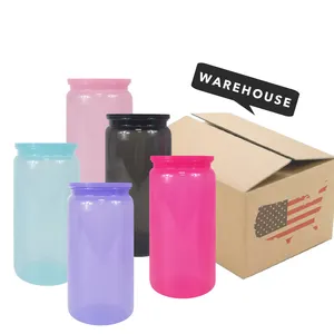 미국 창고 BPA 무료 캔디 젤리 맥주 16 온스 유리 캔 UV DTF를위한 다채로운 플라스틱 뚜껑이있는 컬러 컵