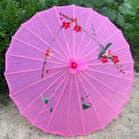 Parapluie en soie traditionnel chinois coloré en gros pour les souvenirs touristiques et les cadeaux publicitaires