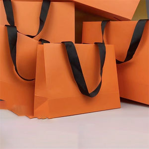 ถุงช้อปปิ้งเครื่องประดับหรูหราพิมพ์โลโก้ที่กำหนดเองนำมาใช้ใหม่หรูหรากระดาษแข็งริบบิ้นสำหรับงานฝีมือเคลือบเทียนการจัดการ - Product Image 6