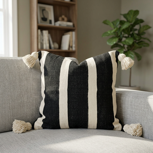 Almohadas de Algodón con Pompones - Product Image 2