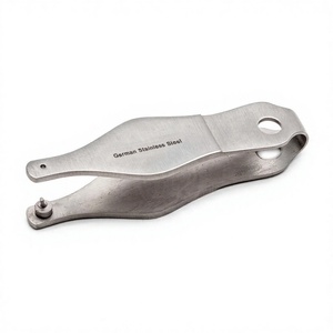 DADDY D PRO Instrument vétérinaire à poignée anneau ergonomique, pince courte en acier inoxydable, équipement chirurgical réutilisable pour oreilles - Product Image 1