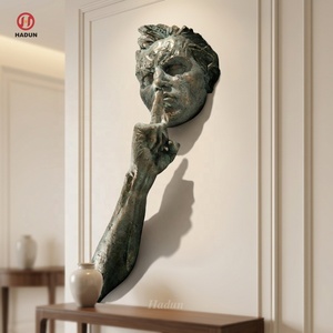 Scultura Murale 3D in Bronzo, Statua Umana 'Silenzio' con Dito sulle Labbra, Arte in Metallo per Decorazione Casa, Hotel, Ufficio, Personalizzabile - Product Image 1