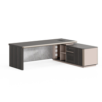 Bureau de style moderne et simple Vente directe de l'usine Bureau de direction incurvé de conception italienne Table de bureau modulaire Panneau de bois Pied en acier