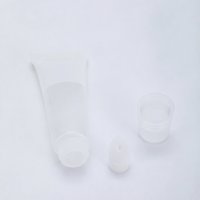Tube cosmétique vide translucide en PE de 19 mm, surface brillante, impression de logo personnalisée pour crème pour les yeux, fard à paupières, rouge à lèvres, sérum