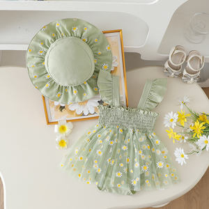 Set di <span class=keywords><strong>Abbigliamento</strong></span> Estivo per Neonata, 2 Pezzi, Tuta a Triangolo con Bretelle, Stampa Floreale, Grazioso Cappello Coordinato, 100% Cotone - Product Image 1