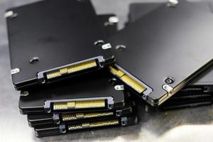 Enterprise U.2 NVMe PCIe 4.0*4 <b>SSD</b> 960GB High Speed Read Write For Server Data Center Storage MZQL2960HCJR‑00B7C - Product Image 3