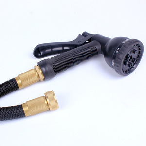 Manguera de jardín flexible 3x extensible con pistola pulverizadora de ocho funciones para lavado de autos, paisajismo y uso en jardines - Product Image 4