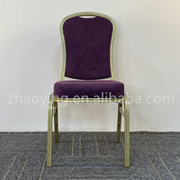 Bas prix Charivari rembourré empilable métal chaise de Banquet hôtel Restaurant conférence théâtre auditorium église chaises siège
