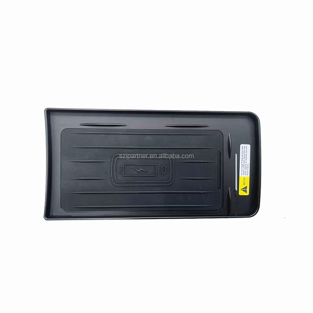 Wireless Fast Charger Pad for Range Rover Sport Car Phone Charger 2022 Year