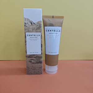 SKIN1004 Madagascar Centella Ampoule Foam Cleanser 125ml pH5 Nettoyant visage doux et apaisant pour les peaux sensibles et abîmées - Product Image 1