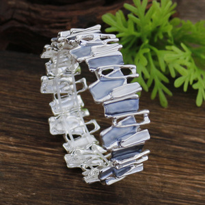Bracelet géométrique irrégulier, dégradé multicolore, blocs brisés, ton argenté, large jonc, bijoux d'art minimaliste, <span class=keywords><strong>cadeau</strong></span> pour <span class=keywords><strong>femme</strong></span> - Product Image 6