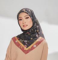 Voile en coton imprimé malaisien, foulard en voile de coton doux à fleurs, design populaire 2026, vente en gros, hijabs pour femmes musulmanes