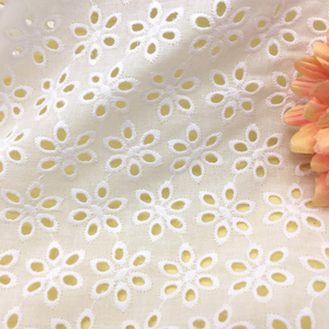 Tessuto da Tappezzeria CRF0576 Personalizzato a Prezzo all'Ingrosso in <span class=keywords><strong>Pizzo</strong></span> Ricamato a Rete con Occhielli <span class=keywords><strong>e</strong></span> Fiori Piccoli di Cotone <span class=keywords><strong>e</strong></span> <span class=keywords><strong>Lino</strong></span> 100% - Product Image 6