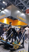 Máquina de remo ajustable LD-4022, entrenador de remo sentado ajustable con carga de placas serie LD-4000 para entrenamiento de espalda en gimnasios comerciales