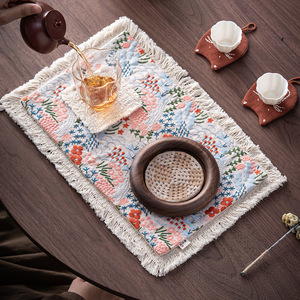 Tapis à thé rectangulaire brodé à la main en tissu avec pompon pour cérémonie du thé, isolant thermique, chemin de table - Product Image 1
