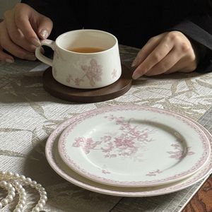 Service de table en céramique imprimé de fleurs roses vintage, ensemble de plats et de assiettes à motif floral rétro - Product Image 2