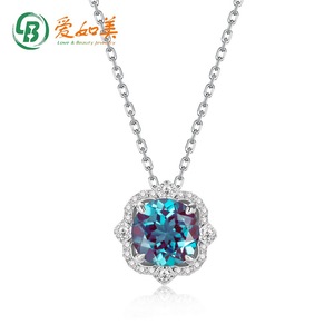 Clásico corte ovalado alejandrita flor colgante collar 925 plata esterlina elegante mujer joyería al por mayor - Product Image 1