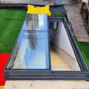 Lucernario Scorrevole Automatico in Legno per Tetto Inclinato, Design Minimalista Antipolvere per Soffitta - Product Image 1