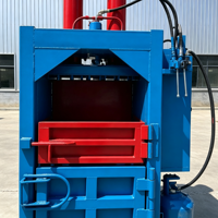 Presse à balles hydraulique verticale, haute performance, faible coût d'entretien, pour le recyclage des bouteilles en plastique PET