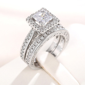 Set di Anelli Geometrici per Coppie, Elegante Gioiello di Lusso per Matrimoni e Feste, Regalo per Donne - Product Image 5
