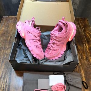 Chaussures de sport de course légères et amortissantes Track 3.0 de qualité supérieure avec éclairage intégré. Vente en gros du fabricant. Mode rétro tendance - Product Image 2