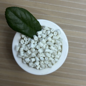 Gránulos de PP reciclados, pellets de plástico para piezas interiores de automóviles de polipropileno virgen, alta rigidez - Product Image 1