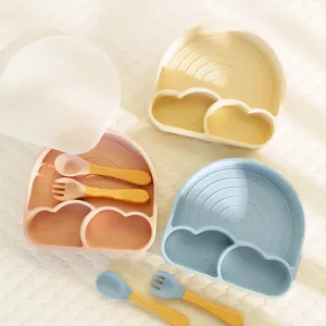 TOGNTU OEM BPA Free Spoon Fork divided plate 3pcs Set Soft Silicone Tableware Baby Feeding Set With Lids For Kids Dining