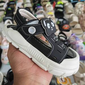 Material: Parte superior de PVC suave con decoración de lentejuelas brillantes, ligero y transpirable, no irrita los pies de los niños. - Product Image 3