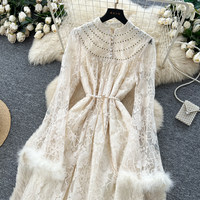 Robe midi élégante pour femme WIWT, broderie en dentelle, coupe trapèze, col montant, manches longues, poignets fourrés, taille perlée, pour le quotidien