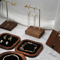 Présentoir à bijoux en laiton créatif en forme de T pour boucles d'oreilles et clous d'oreilles, en métal doré, prix usine abordable