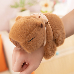 Capybara peluche mignon Super doux cercle poupée <span class=keywords><strong>fraise</strong></span> peluche cadeau pour filles anniversaire PP rempli fermeture à pression dans une boîte - Product Image 1