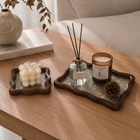 Plateau en verre gaufré avec cadre en bois vintage à motif ondulé