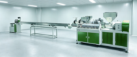 Machine extrudeuse de rotin plastique PP, simple, rapport L/D 30:1, 50 tr/min, options simple/multicolore pour des profilés en osier synthétique durable