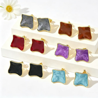 Anting Bunga Enamel Merah Vintage FM-LAE0874, Anting Bunga Tembaga Berlapis Emas, Anting Bunga Merah, Perhiasan Grosir