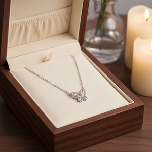 Collana in Argento S925 con Farfalla Retrò, Stile Europeo e Americano, Lusso Discreto, Gioiello da Collo di Nicchia - Product Image 4