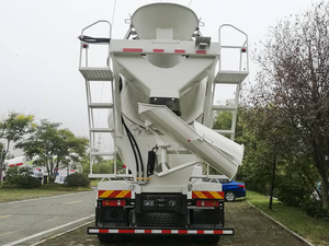 Bétonnière mobile à grand volume efficace XS308, capacité de 13,6 mètres cubes pour les chantiers de coulage continu - Product Image 4