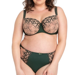 Soutien-gorge Grande Taille Personnalisable en Dentelle Brodé de Luxe à Couverture Complète avec Bretelles Réglables et Armatures pour Femme - Product Image 1