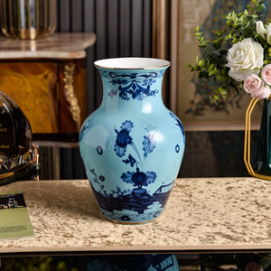 Jarrón de cerámica azul y blanco con diseño floral, estilo oriental, forma redonda, jarrón decorativo - Product Image 1