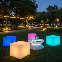 Tabourets de bar LED Runwoodmodern pour discothèques, hôtels et restaurants, meubles en plastique éclairés pour l'extérieur, lumière LED cube