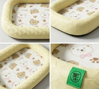 Tapis rafraîchissant pour animaux de compagnie, motif ours nœud papillon de dessin animé, entièrement enveloppant, avec bordure matelassée à bulles, respirant et gaufré, pour cage de chien et canapé